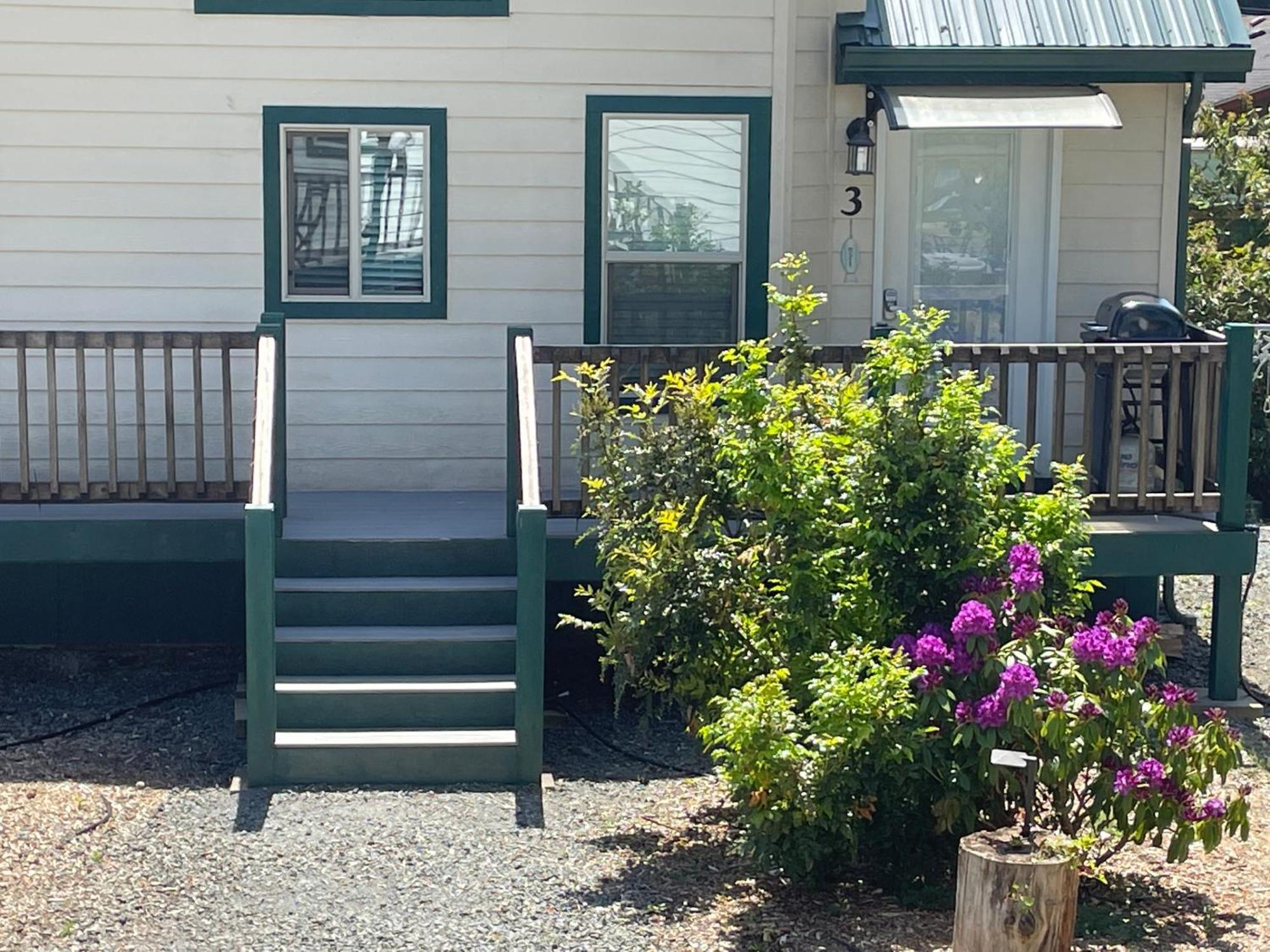 Sheltered Nook On Tillamook Bay Bay City Buitenkant foto