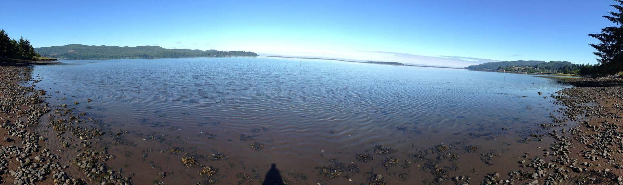 Sheltered Nook On Tillamook Bay Bay City Buitenkant foto